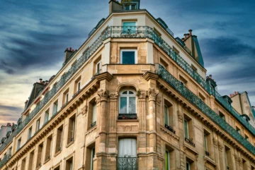 Pourquoi faire appel à un chasseur immobilier pour acheter à Paris en 2025 ?"