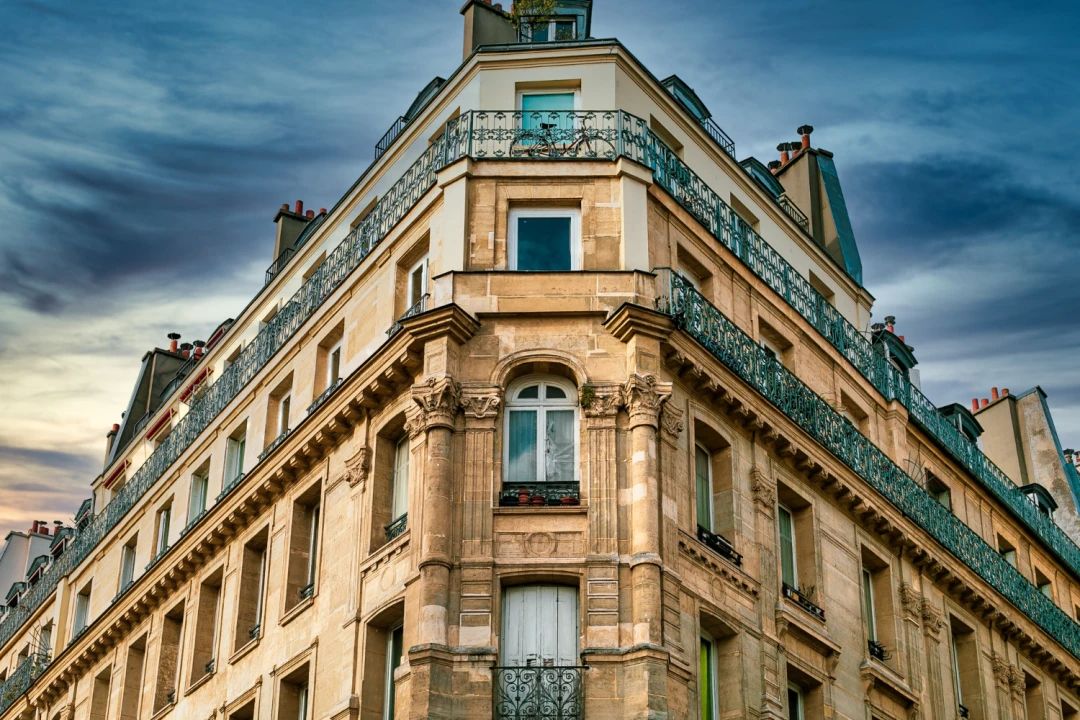 Pourquoi faire appel à un chasseur immobilier pour acheter à Paris en 2025 ?"
