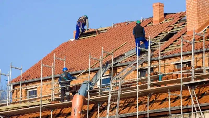 Conseils d'experts pour une rénovation de toiture sans soucis